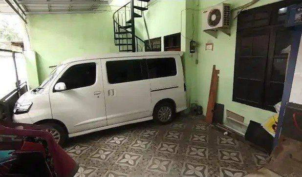 DIJUAL RUMAH KOST TIDAK AKTIF SIWALANKERTO TIMUR SURABAYA
