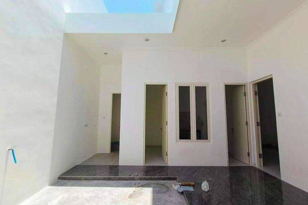 Dijual rumah baru manyar kertoadi lebar 7 surabaya timur