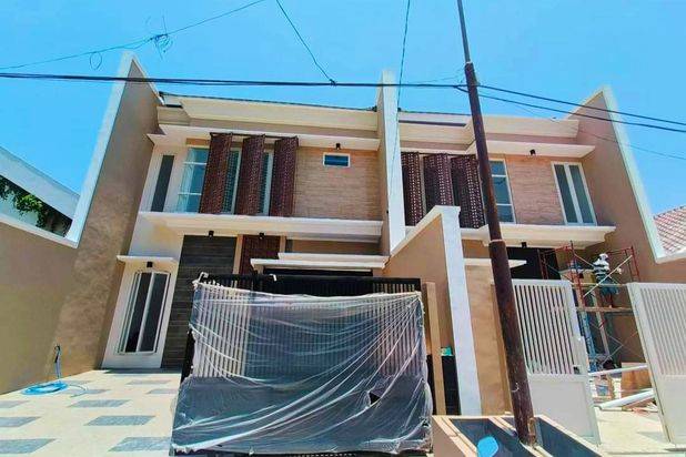 Dijual rumah baru manyar kertoadi lebar 7 surabaya timur