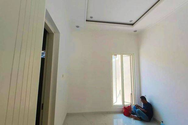 Dijual rumah baru manyar kertoadi lebar 7 surabaya timur