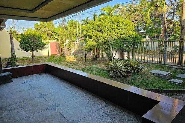DIJUAL RUMAH MENUR PUMPUNGAN SUKOLILO SURABAYA