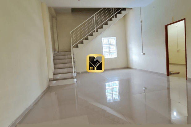 Rumah 3 Lantai Sudah Renovasi Kezia Residence