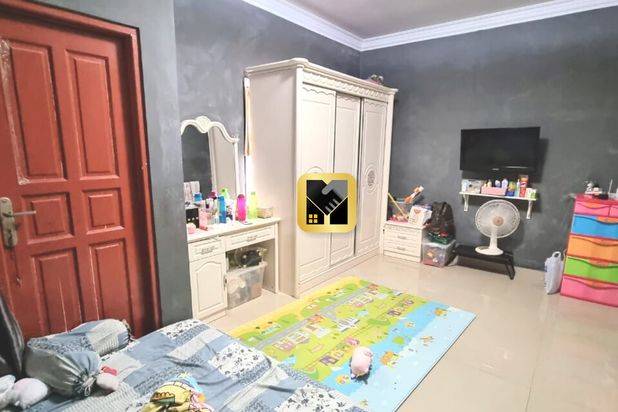 Rumah 2 Lantai Sudah Renovasi Garden Masyeba
