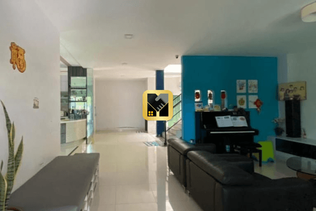 Rumah 2 Lantai Semi Furnished Permata Baloi
