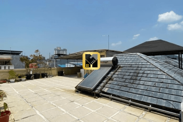 Rumah 2 Lantai Semi Furnished Permata Baloi