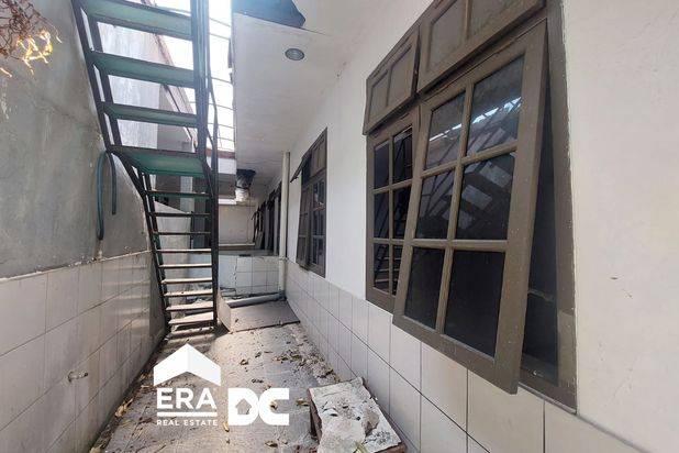 Rumah Kost Butuh Renovasi Dekat Kampus Undip dijual di Tembalang Semarang atas