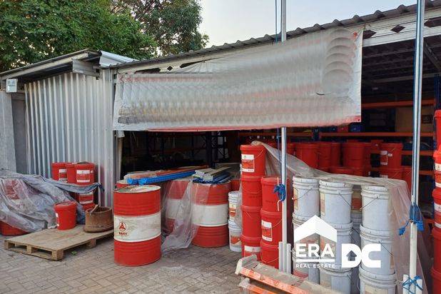 Ruang Usaha tengah kota Semarang parkir luas cocok untuk usaha gudang kantor garasi truk alat berat dekat pintu tol dekat kawasan industri dijual di Mangkang Tugu Semarang barat