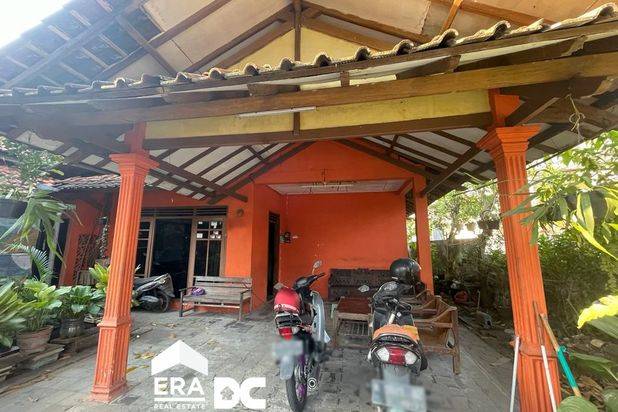Tanah hook bonus bangunan rumah lama dekat kampus Undip dekat pintu tol Tembalang dijual di Ngesrep Tembalang Semarang atas