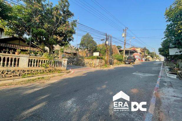Tanah hook bonus bangunan rumah lama dekat kampus Undip dekat pintu tol Tembalang dijual di Ngesrep Tembalang Semarang atas