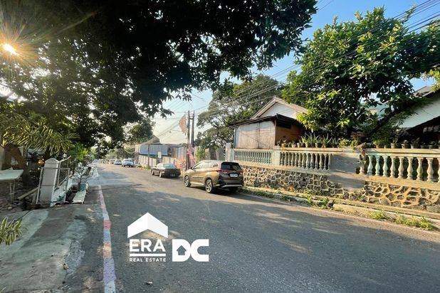 Tanah hook bonus bangunan rumah lama dekat kampus Undip dekat pintu tol Tembalang dijual di Ngesrep Tembalang Semarang atas