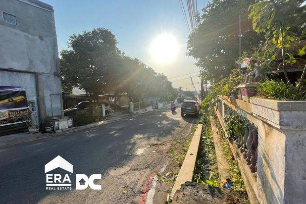 Tanah hook bonus bangunan rumah lama dekat kampus Undip dekat pintu tol Tembalang dijual di Ngesrep Tembalang Semarang atas