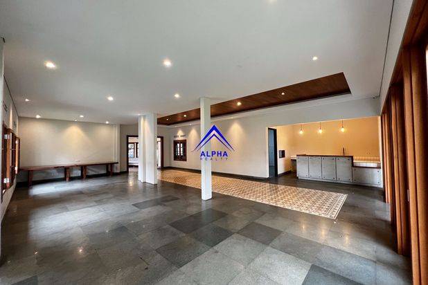 Dijual Rumah Hunian Super Mewah Dan Cantik Daerah Dago