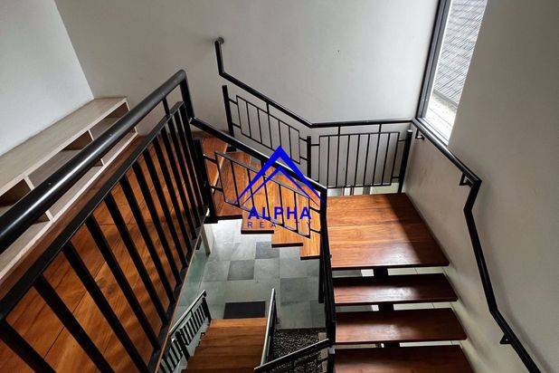 Dijual Rumah Hunian Super Mewah Dan Cantik Daerah Dago