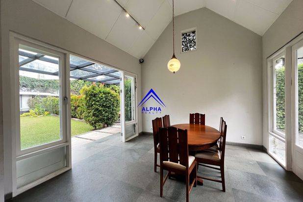 Dijual Rumah Hunian Super Mewah Dan Cantik Daerah Dago