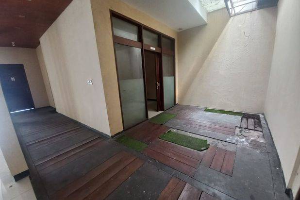 Disewakan Ruang Usaha Super Luas Kawasan Ramai Di Sukajadi
