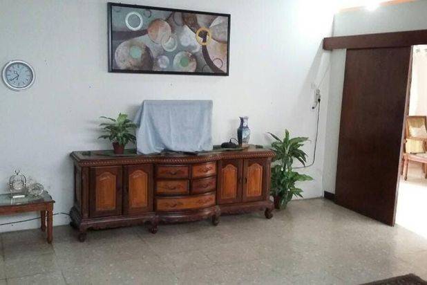Rumah Tua Terawat Hitung Tanah di Turangga Bandung