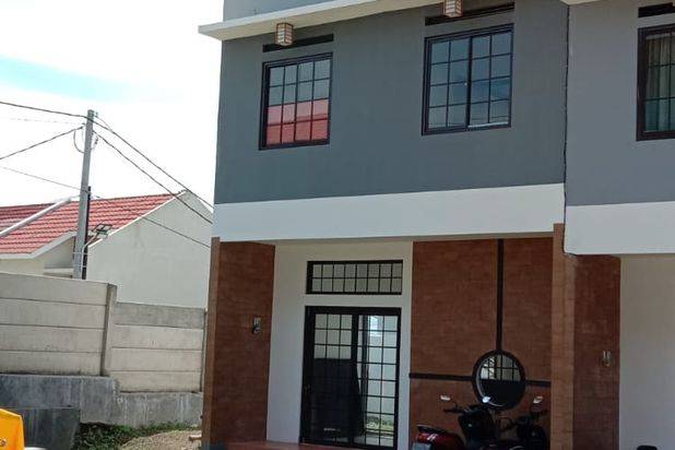 Rumah Baru 2 Lantai Lokasi Dingin di Jambudipa Bandung Barat