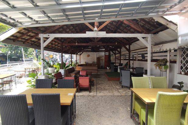 Disewakan Ruang Usaha Lokasi Sangat Strategis di Pasteur, Bandung