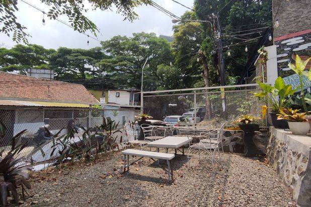 Disewakan Ruang Usaha Lokasi Sangat Strategis di Pasteur, Bandung