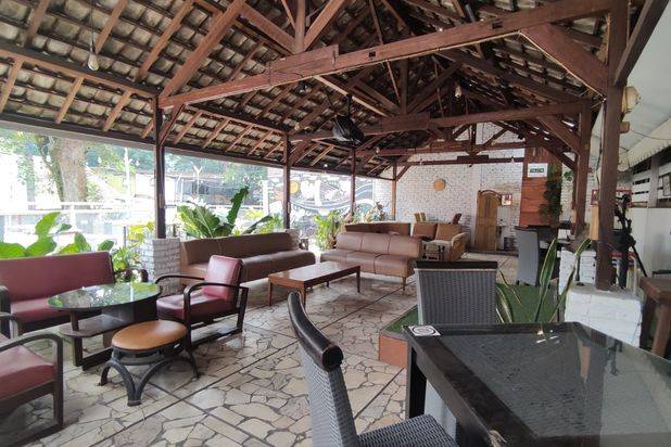 Disewakan Ruang Usaha Lokasi Sangat Strategis di Pasteur, Bandung