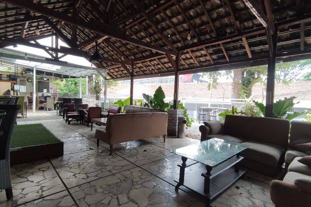 Disewakan Ruang Usaha Lokasi Sangat Strategis di Pasteur, Bandung