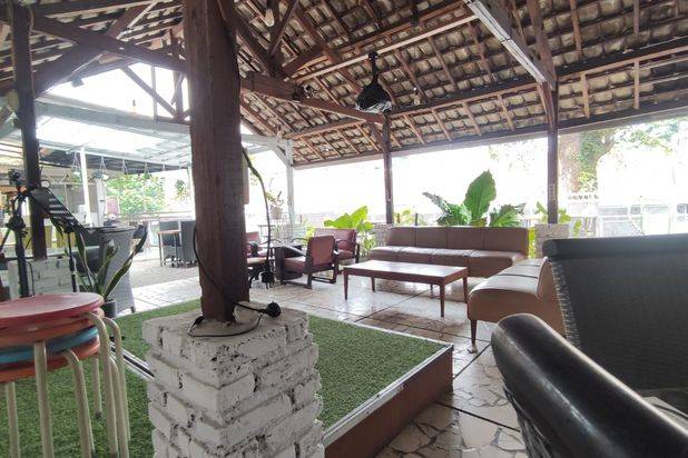 Disewakan Ruang Usaha Lokasi Sangat Strategis di Pasteur, Bandung