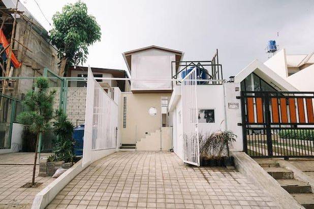 Dijual Rumah Villa Cantik Furnished Lengkap di Sayap Setiabudi