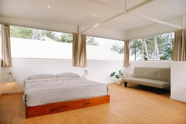 Dijual Rumah Villa Cantik Furnished Lengkap di Sayap Setiabudi