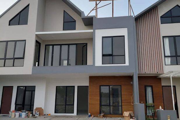 Rumah 2 Lantai Lokasi Strategis 2 Menit Ke Gerbang Tol Desari