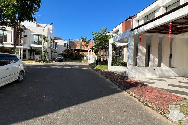 Rumah Hook Tengah Tanah Luas Grand Orchid Sudah Renovasi