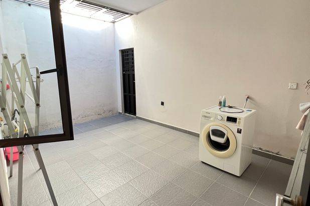Rumah Hook Tengah Tanah Luas Grand Orchid Sudah Renovasi