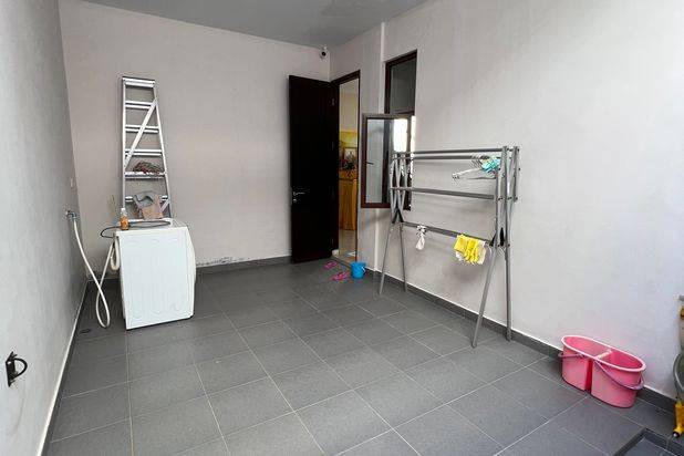 Rumah Hook Tengah Tanah Luas Grand Orchid Sudah Renovasi