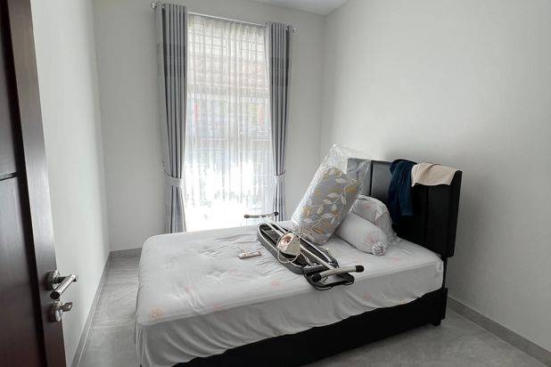 Rumah Hook Tengah Tanah Luas Grand Orchid Sudah Renovasi