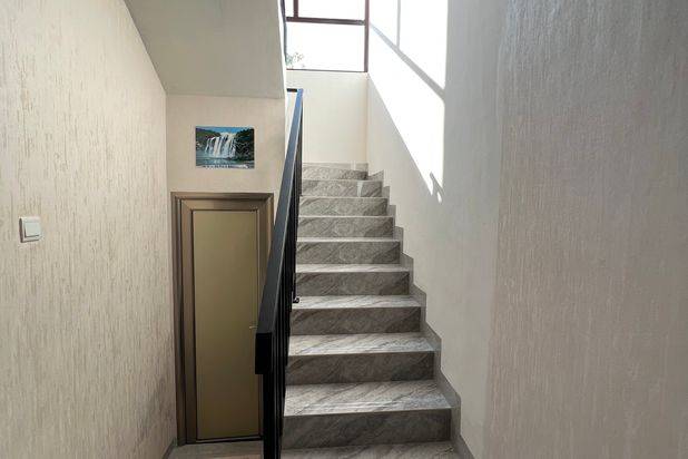 Rumah Hook Tengah Tanah Luas Grand Orchid Sudah Renovasi