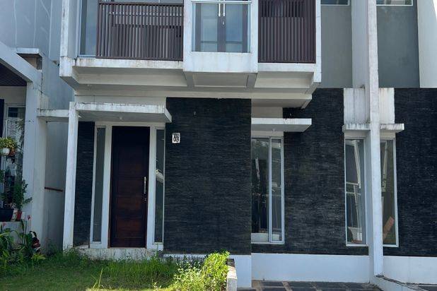 RUMAH 2 LANTAI REXPARK TERRACE STANDAR DEVELOPER TANAH LUAS