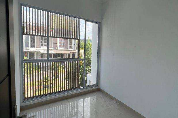 RUMAH 2 LANTAI REXPARK TERRACE STANDAR DEVELOPER TANAH LUAS