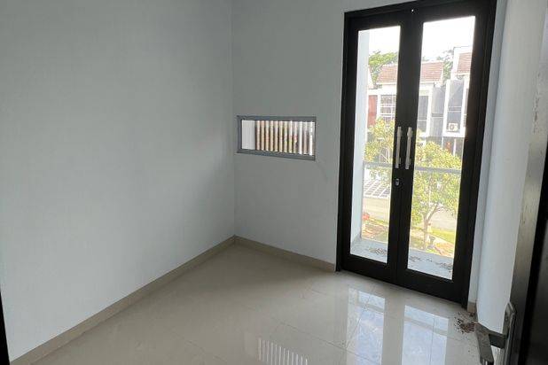 RUMAH 2 LANTAI REXPARK TERRACE STANDAR DEVELOPER TANAH LUAS