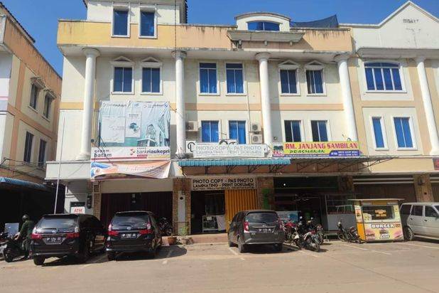 Ruko 2Lantai Siap Pakai Hadap Jalan Pusat Keramaian Tiban Impian