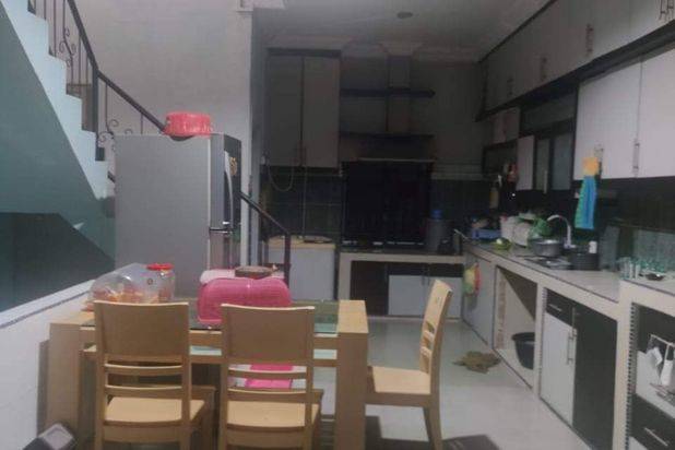 Ruko 2Lantai Siap Pakai Hadap Jalan Pusat Keramaian Tiban Impian