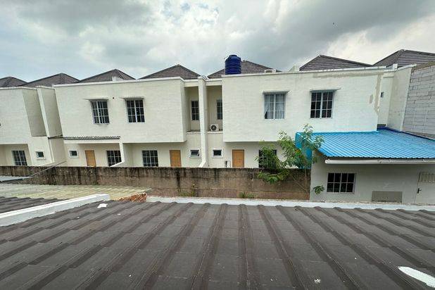 Dijual Rumah Azure Siap Huni Lokasi Strategis Dekat Sekolah