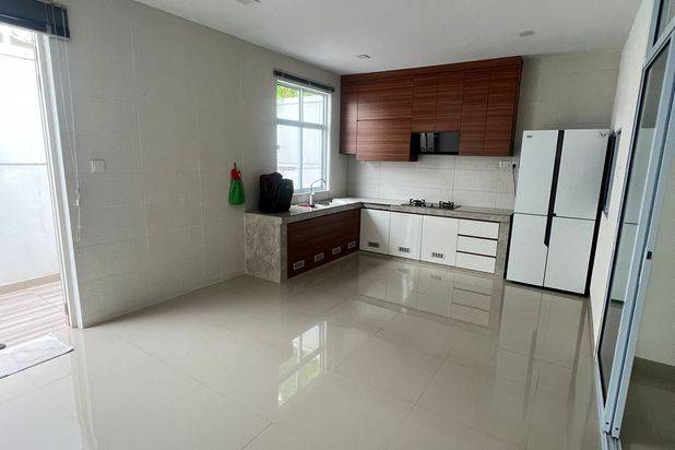 Disewakan Rumah Orchard Park Lokasi Strategis Dekat Mall Avenue