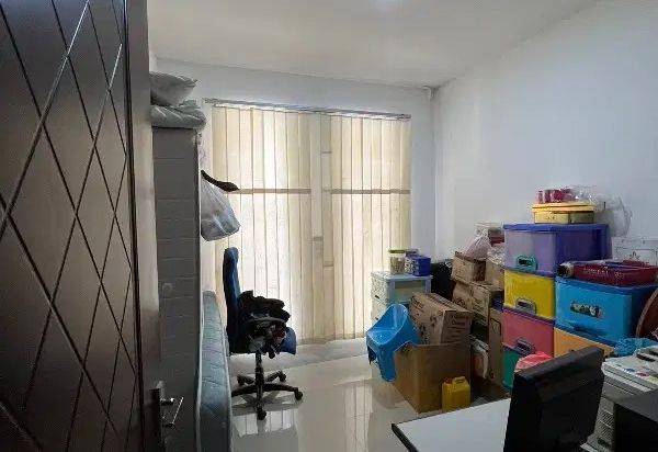 Dijual Rumah 2 Lantai Siap Huni Lokasi Strategis Dekat Mall