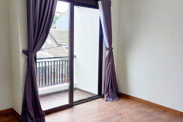 Rumah 2 Lantai Dalam Perumahan Di Jatiasih