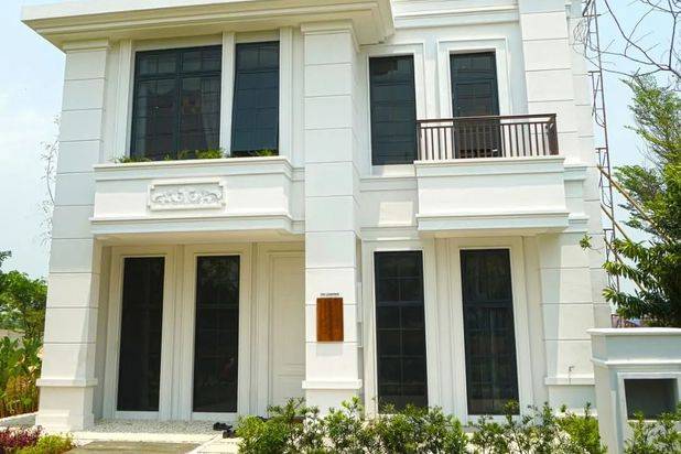 Rumah Mewah 4 Lantai 8,5x18 Dekat Danau di Tangerang