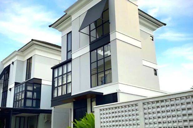 Rumah Mewah 3 Lantai Kemang Area Jakarta Selatan Siap Huni