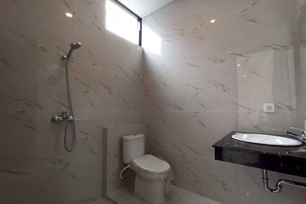 Rumah Mewah 3 Lantai Kemang Area Jakarta Selatan Siap Huni