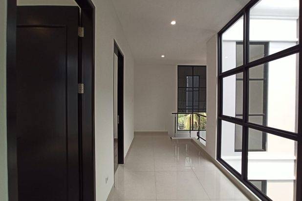 Rumah Mewah 3 Lantai Kemang Area Jakarta Selatan Siap Huni