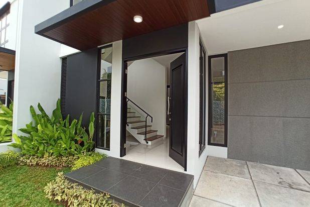 Rumah Mewah 3 Lantai Kemang Area Jakarta Selatan Siap Huni