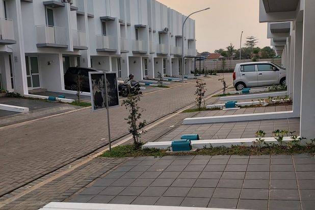 Rumah 3 Lantai Di Bsd Tangerang 3x10 Siap Huni Ada Furnishnya