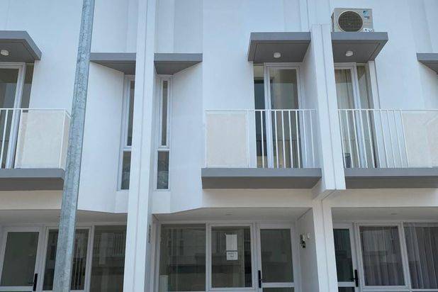 Rumah 3 Lantai Di Bsd Tangerang 3x10 Siap Huni Ada Furnishnya